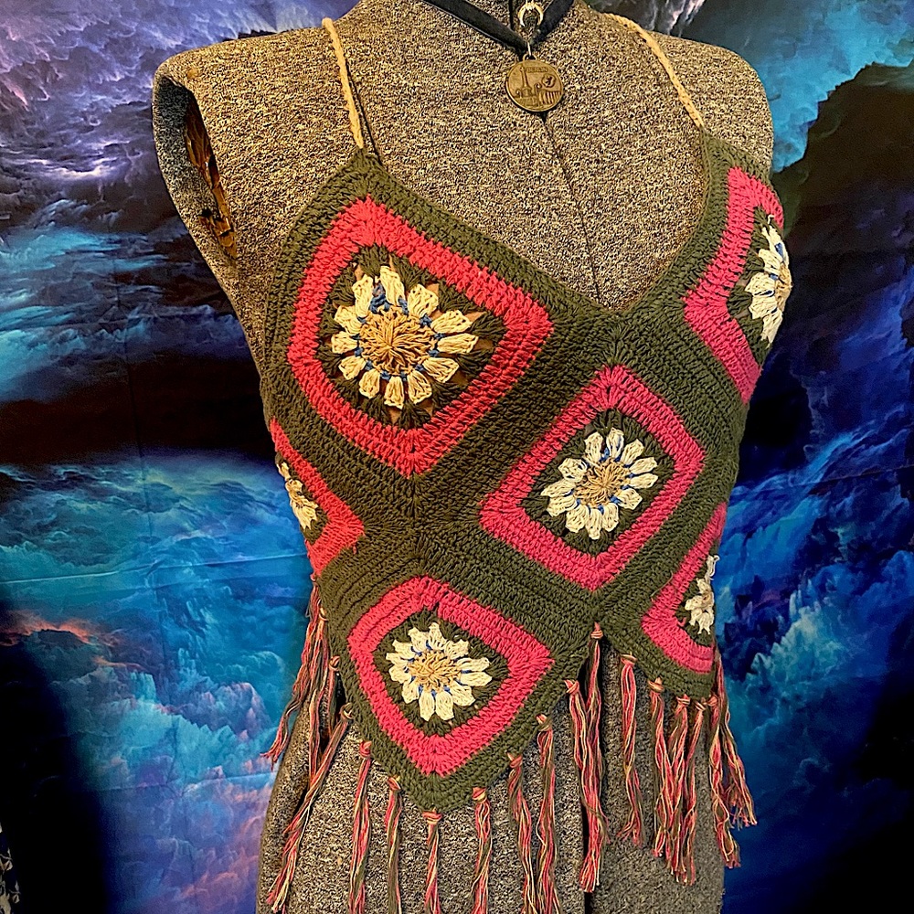 Crotchet earthbound halter